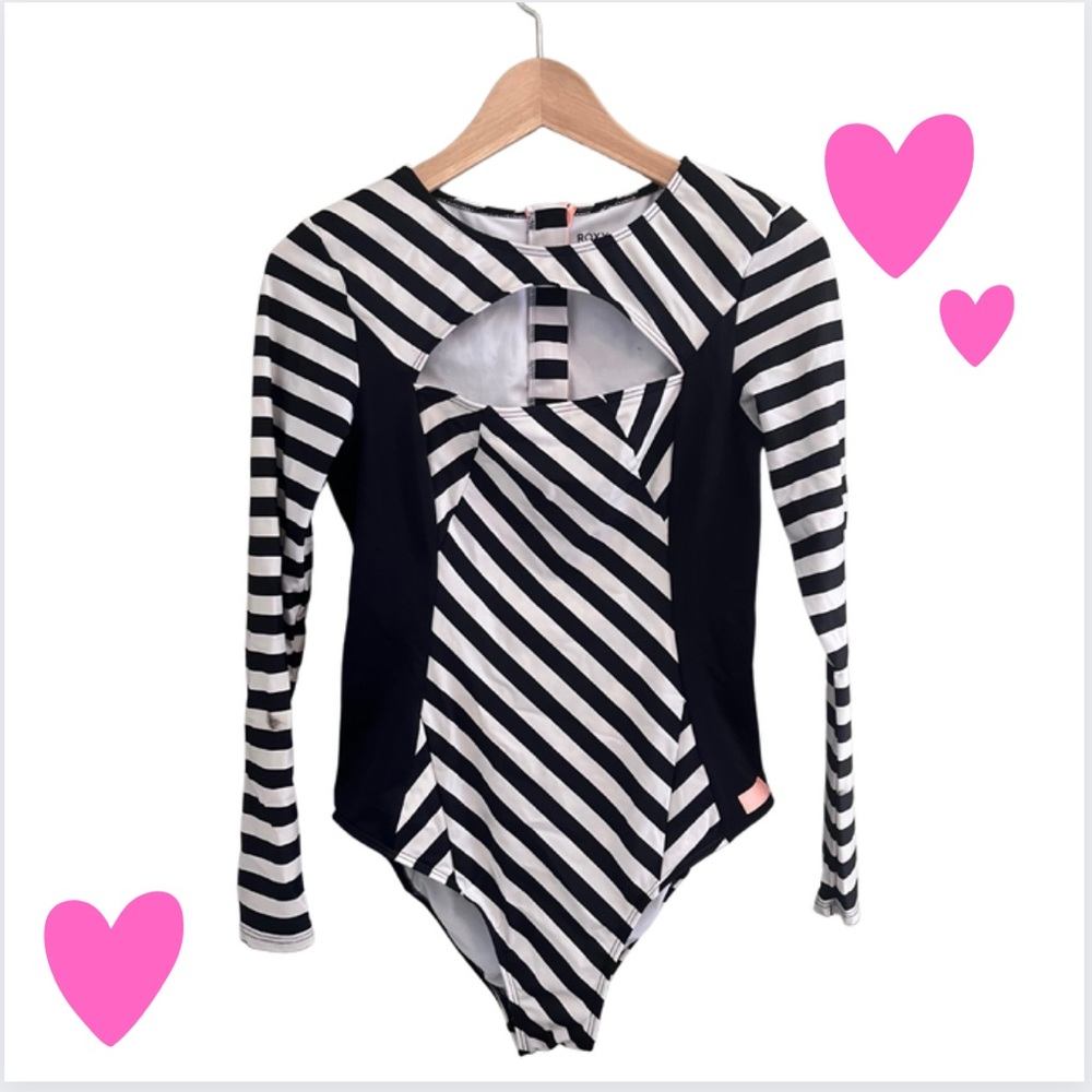 Roxy rash guard swimsuit 💕☀️👙